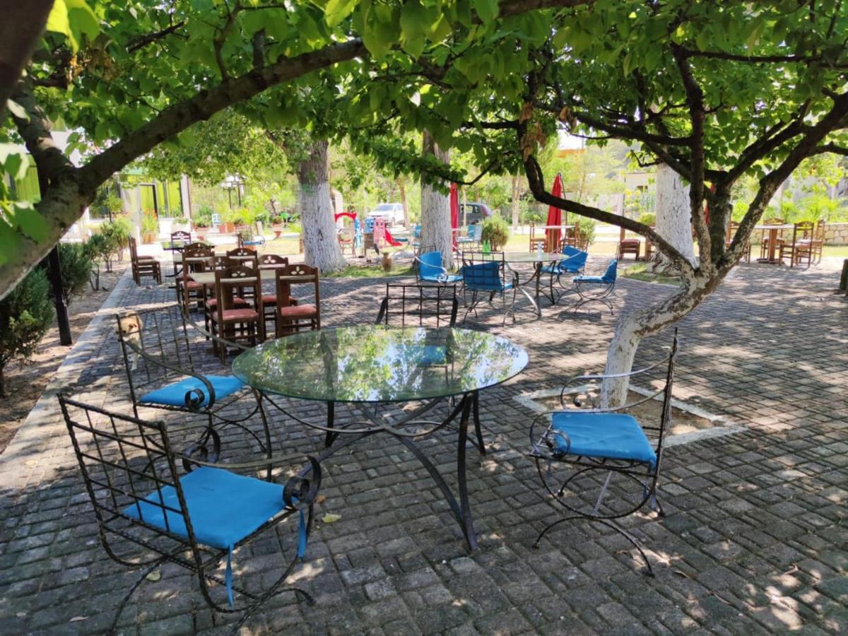 Kavalona Park Zverneci Exterior foto