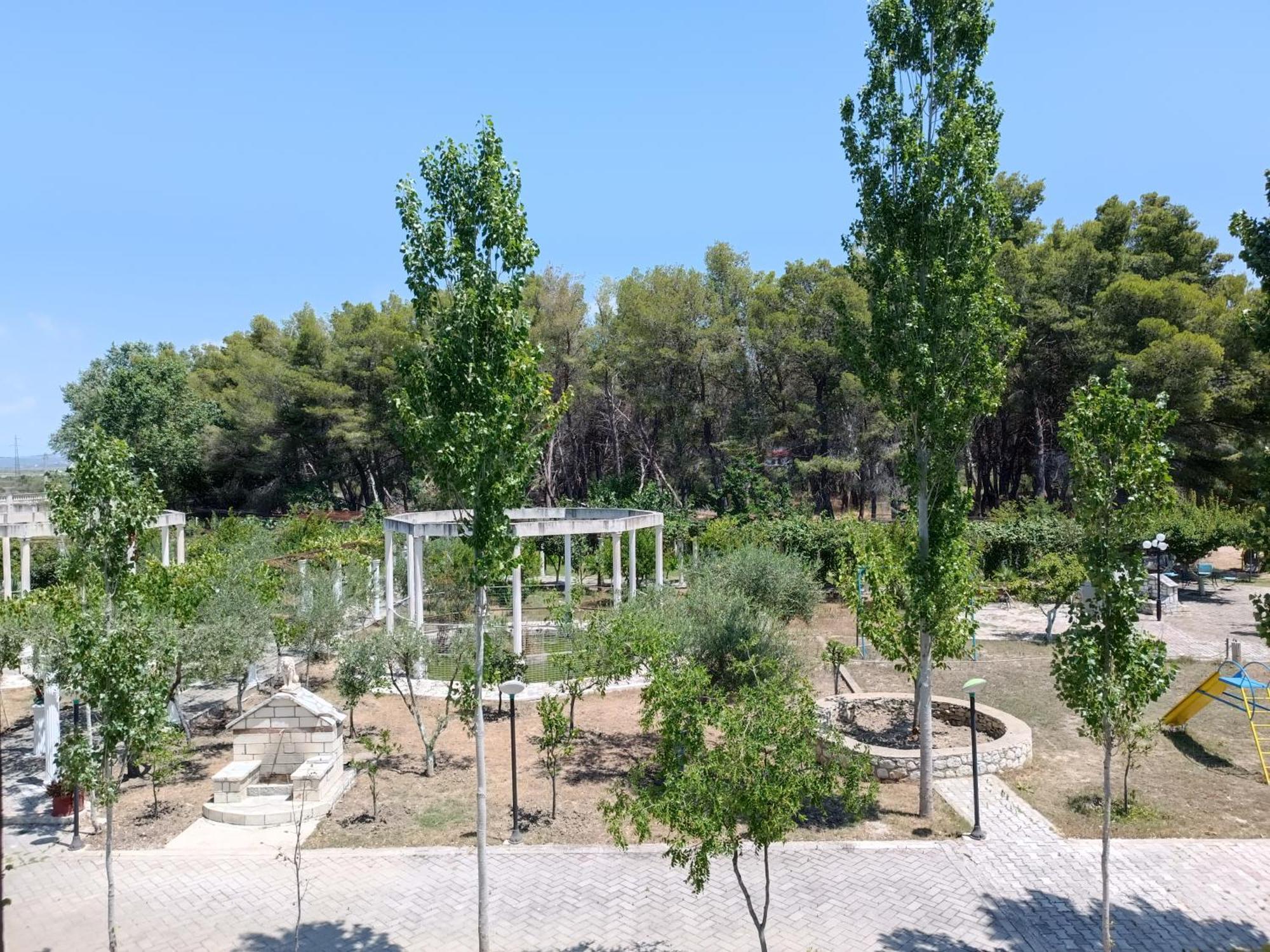 Kavalona Park Zverneci Quarto foto